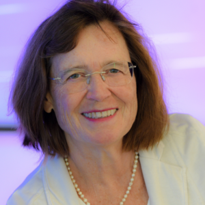 Portrait von Britta Hahn, Referentin beim GFK-Onlinekongress 2026. Freundlicher Ausdruck, aufgenommen in einem hellen Raum.